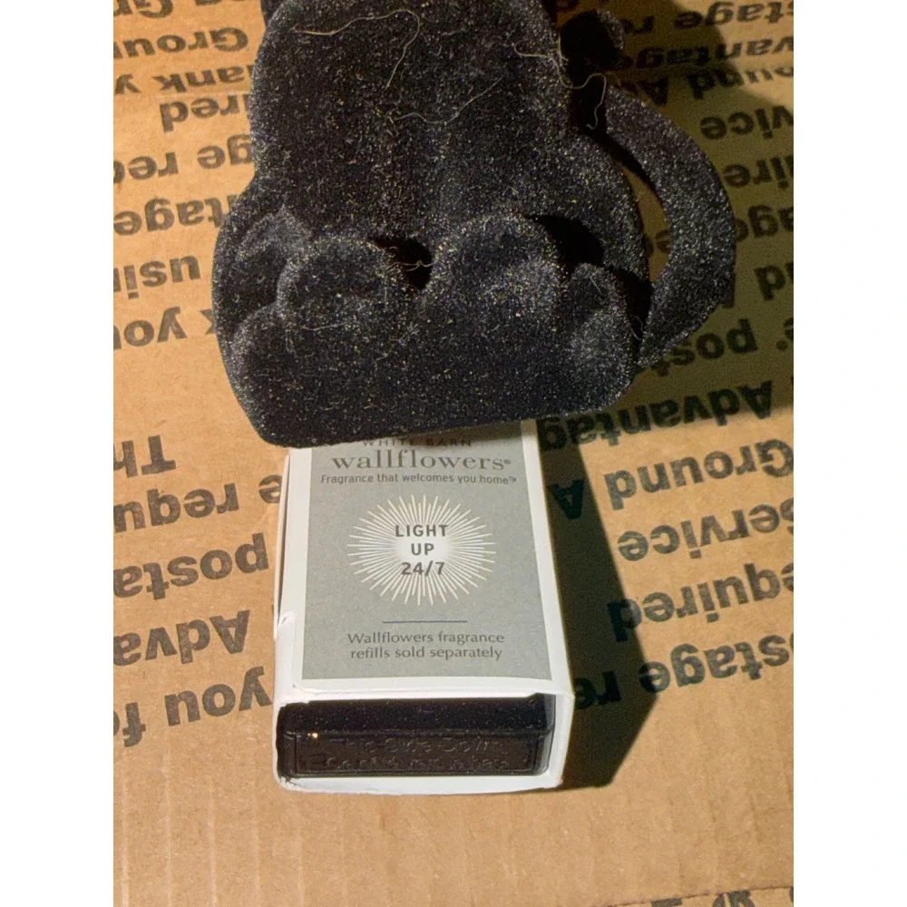Bath and Body Works White Barn Wallflower Black Cat Velvet Flocked Light Up 24/7